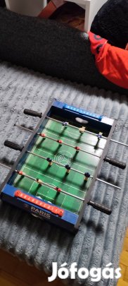 Eladó kisméretű csocsóasztal - kiváló állapotban