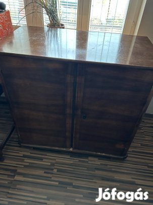 Eladó kitűnő állapotú komód