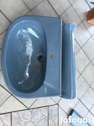 Eladó kiváló állapotu Alföld kerámia mosdó szett,kék szinben. 6 db