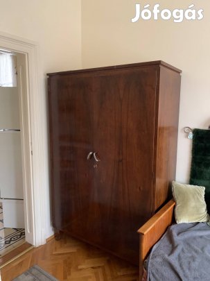 Eladó kiváló állapotú antik bútorok