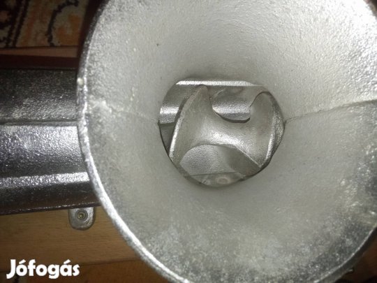 Eladó kiváló állapotú hús daráló 