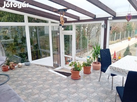 Eladó kivett zártkert Győrszentiván csendes részén!