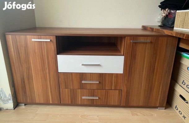 Eladó komód Csak Szemelyes Atvetellel, Budapesten átvehető