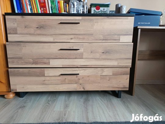 Eladó komóddd
