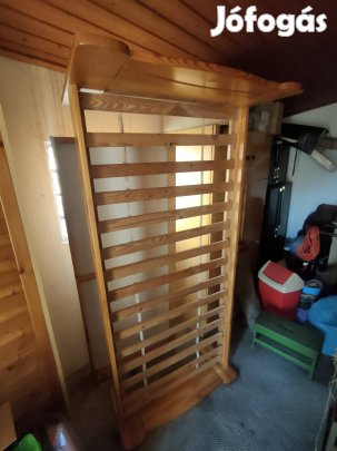 Eladó komplett egyszemélyes ágy matraccal 