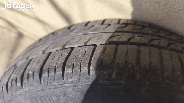 Eladó könnyűfém felnik gumival