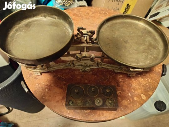 Eladó konyhai mérleg kb.100 éves