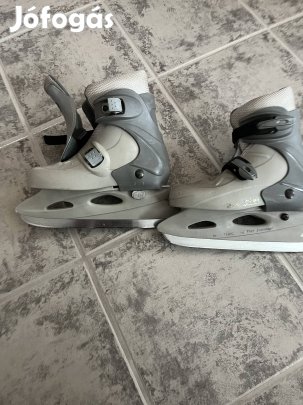 Eladó korcsolya
