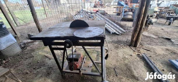 Eladó körfűrész 220v