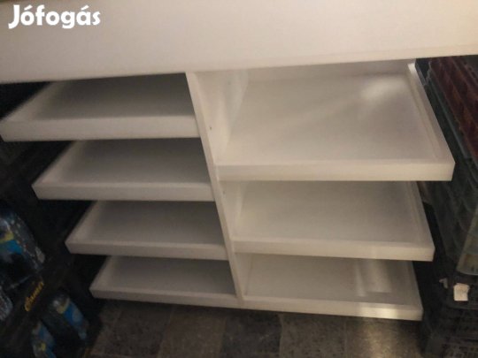 Eladó középgondola, 4 oldalára pakolható, és a tetejébe is