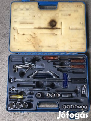 Eladó kulcskészlet