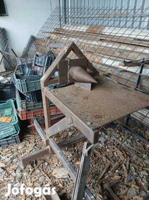 Eladó kúpos hasító!