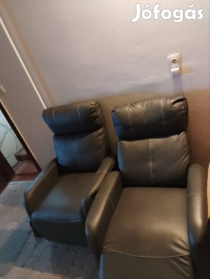 Eladó lábtartós fotel 