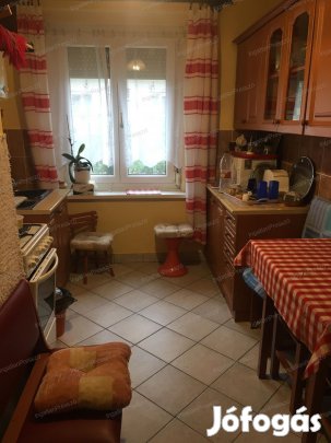Eladó lakás 1/2 tulajdoni hányad Sümegen