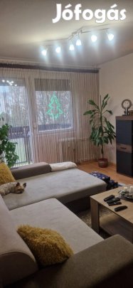 Eladó lakás 2 emeleten