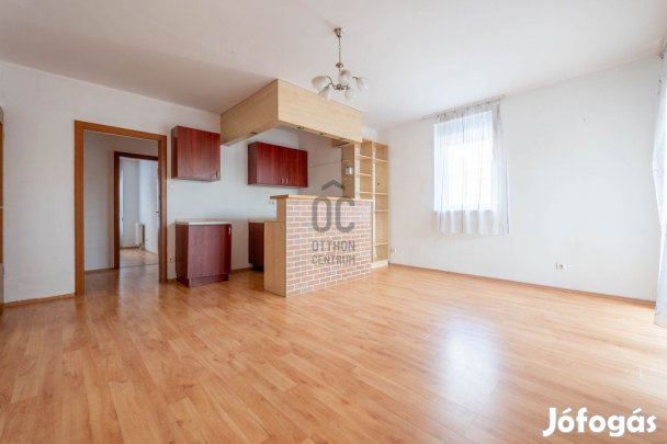 Eladó lakás Budapest 16. ker., Cinkota