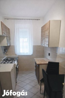Eladó lakás Esztergom Irinyi ut