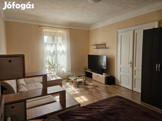 Eladó lakás Makó
