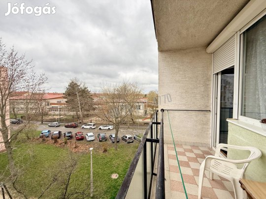 Eladó lakás Oroszlányban! Akár azonnal költözhető, 2 szobás tég 220_tl