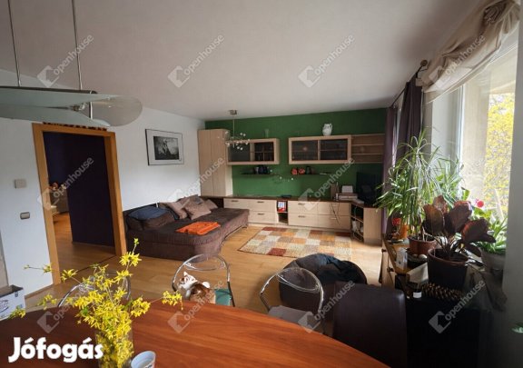 Eladó lakás Révfaluban