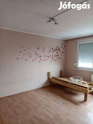 Eladó lakás Tatabányán