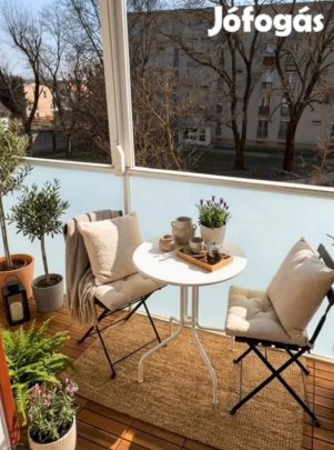 Eladó lakás Uránváros szívében  kiváló befektetés!