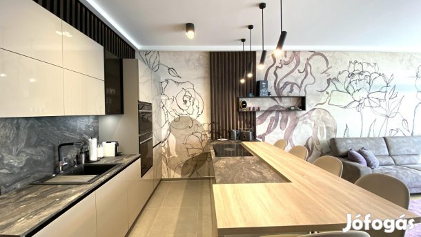 Eladó lakás, Balatonfüred