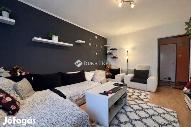 Eladó lakás, Budapest 15. ker.