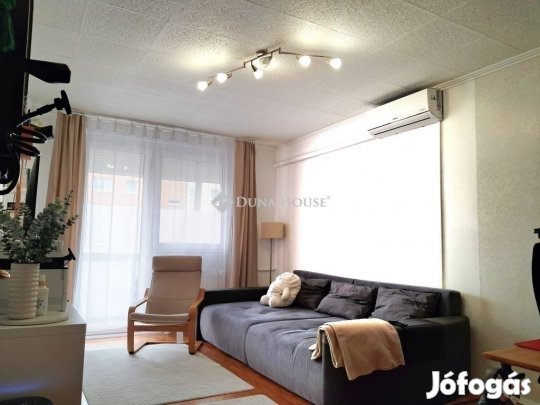 Eladó lakás, Budapest 15. ker.