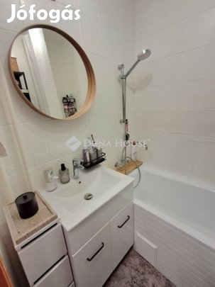 Eladó lakás, Budapest 15. ker.