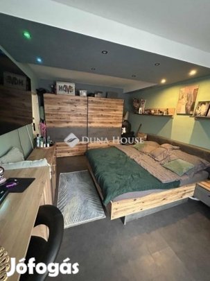 Eladó lakás, Budapest 15. ker.