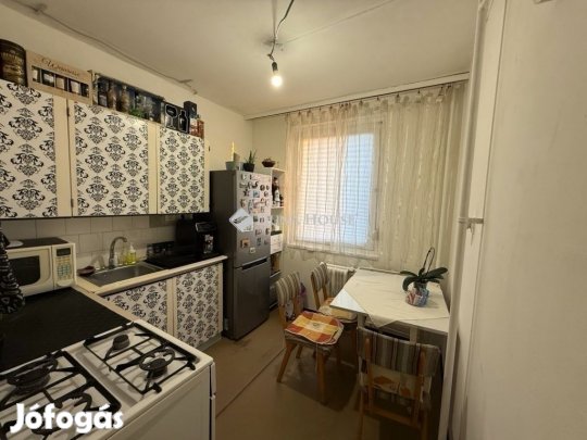 Eladó lakás, Budapest 15. ker.