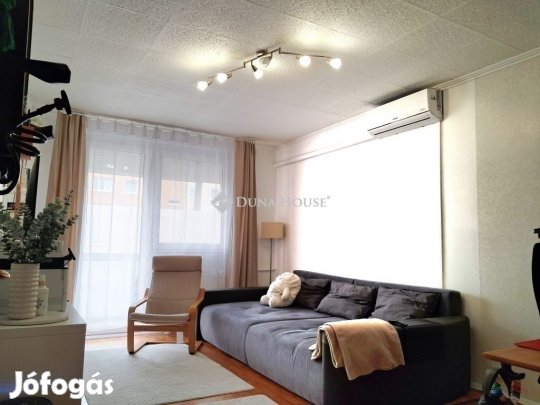 Eladó lakás, Budapest 15. ker.
