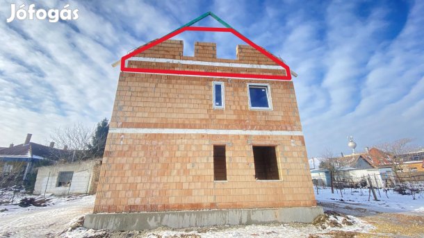 Eladó lakás, Csorna