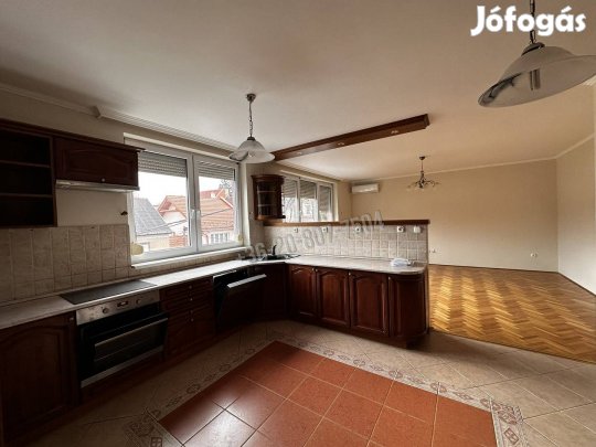 Eladó lakás, Eger Károlyváros, Bartakovics utca, 96000000 Ft,  740_med