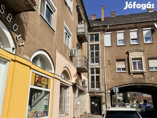 Eladó lakás, Oroszlány Óváros, Fürst Sándor utca, 33200000 Ft,  205_tl