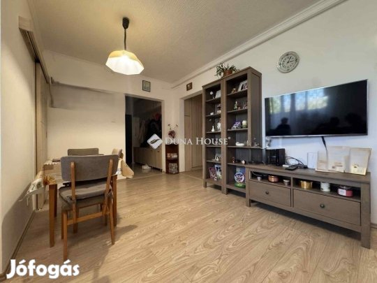 Eladó lakás, Veszprém