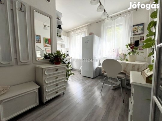 Eladó lakás, Veszprém