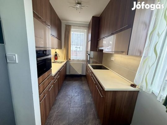 Eladó lakás - Vác