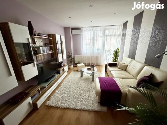 Eladó lakás - Vác