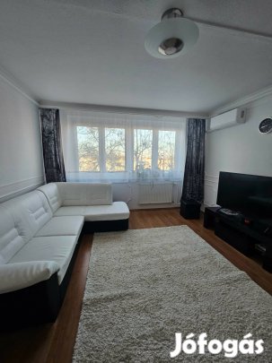 Eladó lakás a 15. kerületben