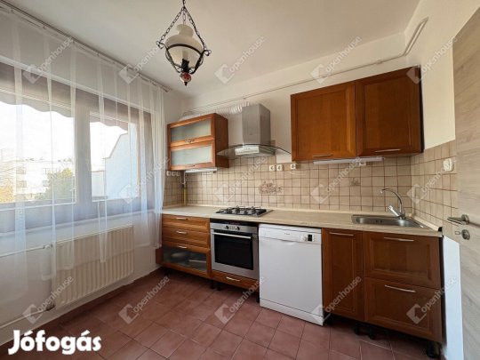 Eladó lakás a Nagyerdő szomszédságában!