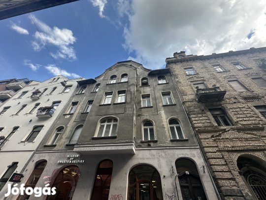 Eladó lakás a VI. kerület legkedveltebb részén!
