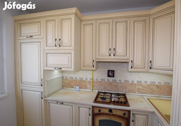 Eladó lakás a Vezér lakótelepen!