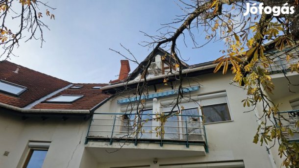 Eladó lakás az Angster József utcában.