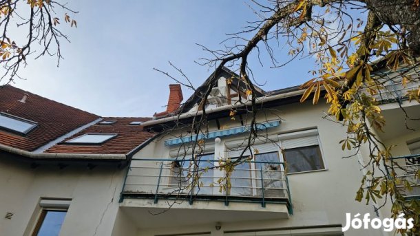 Eladó lakás az Angster József utcában.