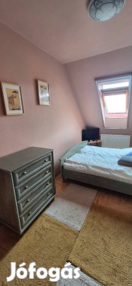 Eladó lakás garázzsal