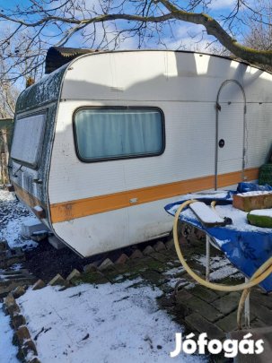 Eladó lakókocsi 