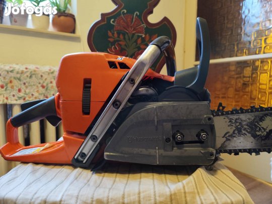 Eladó láncfűrész