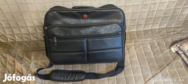 Eladó laptop/aktatáska